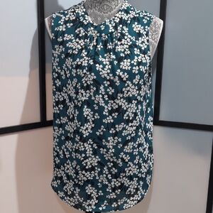 Who What Wear Green and White Blouse Elegant Top